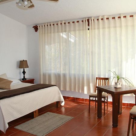 Hotel Quinta Del Sol เตโปซตลัน ภายนอก รูปภาพ