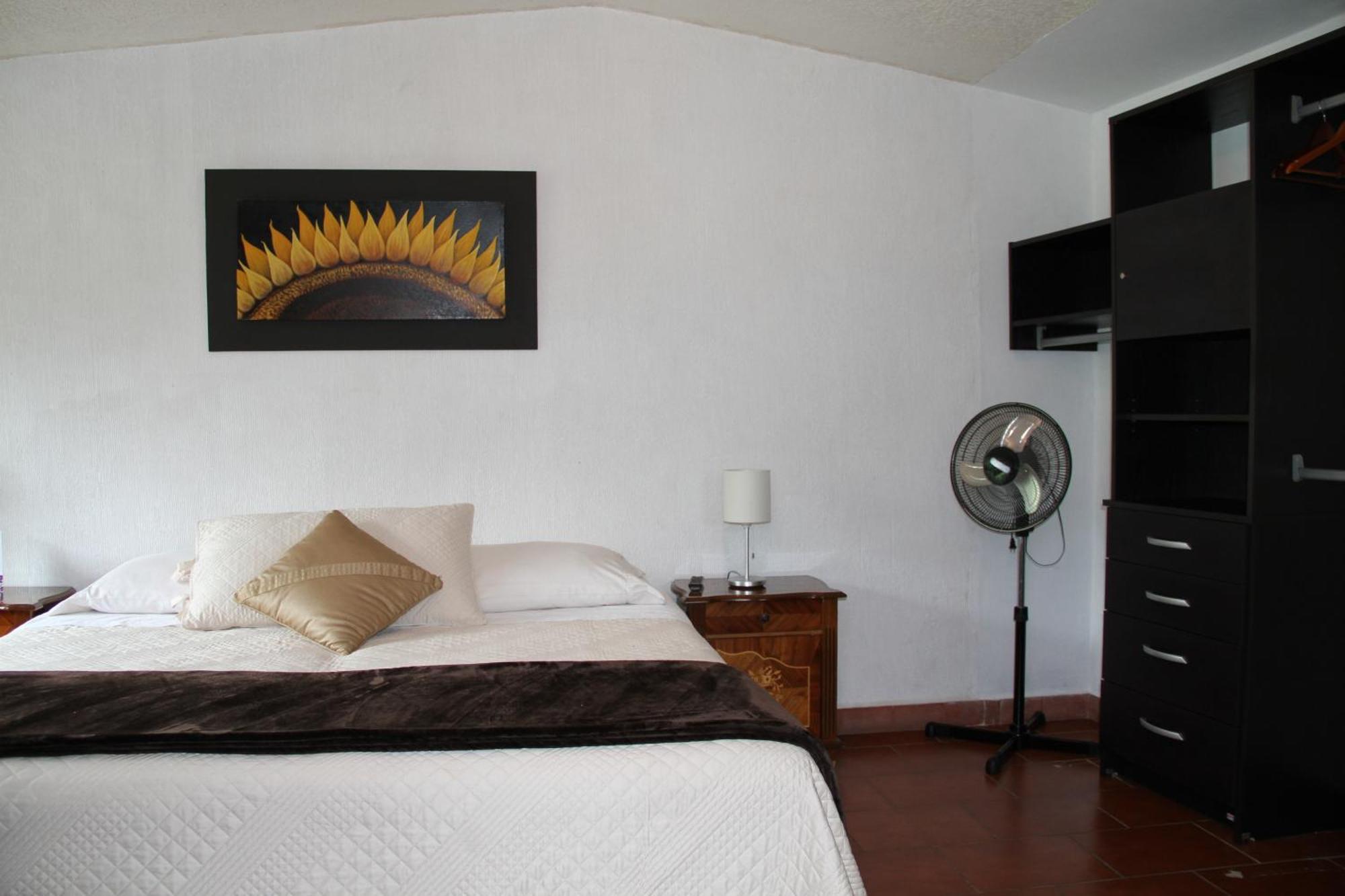 Hotel Quinta Del Sol เตโปซตลัน ภายนอก รูปภาพ
