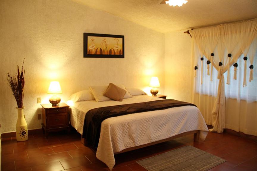 Hotel Quinta Del Sol เตโปซตลัน ภายนอก รูปภาพ