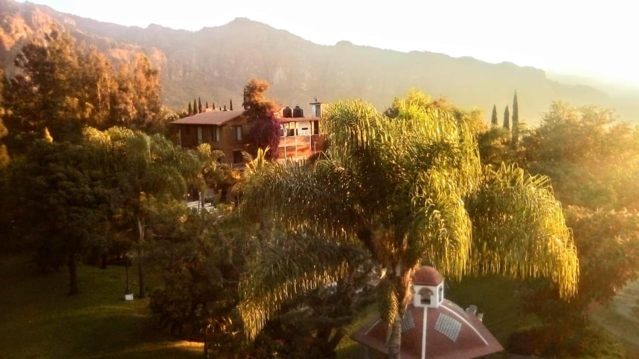 Hotel Quinta Del Sol เตโปซตลัน ภายนอก รูปภาพ